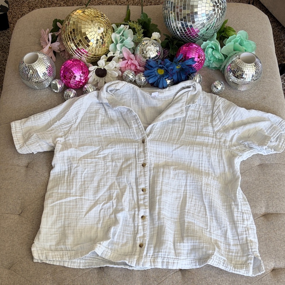 Lightweight White Button-Front Shirt